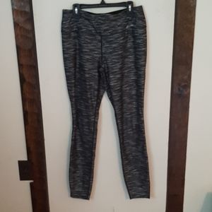 Women's Eddie Bauer Black Striped Leggings Medium.